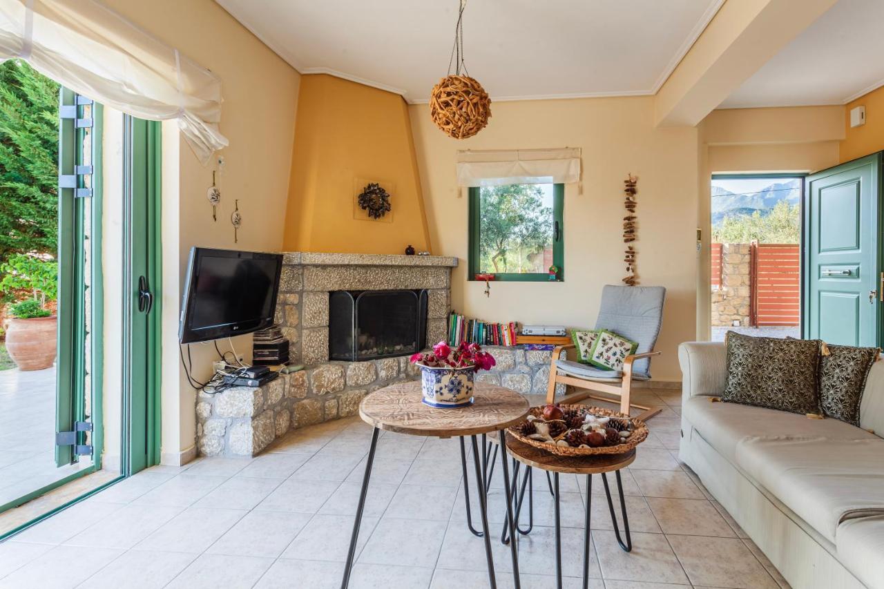 Lavender Garden Retreat - Secluded Seaside Getaway Apartment Kotronion  Екстериор снимка