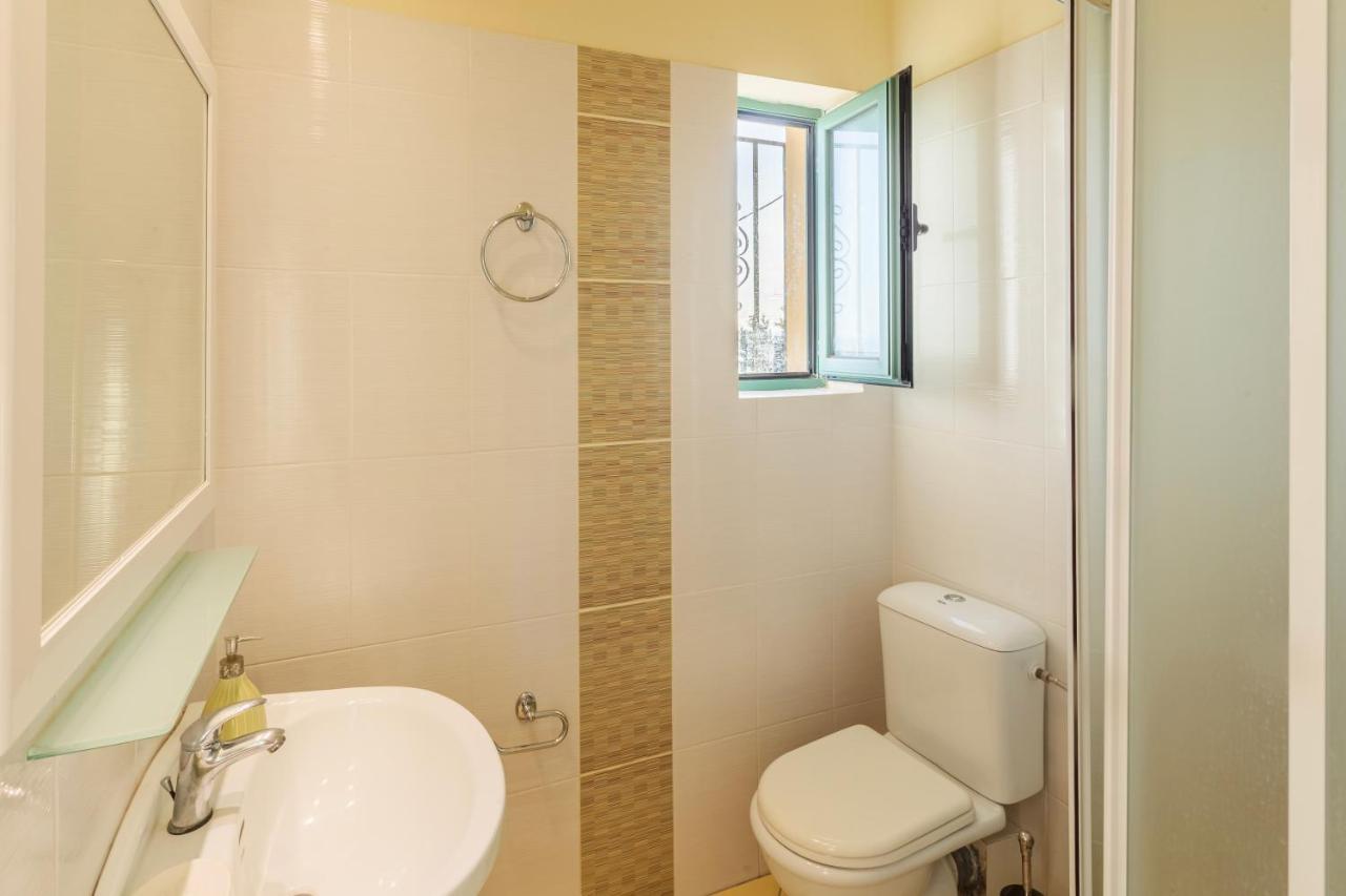 Lavender Garden Retreat - Secluded Seaside Getaway Apartment Kotronion  Екстериор снимка