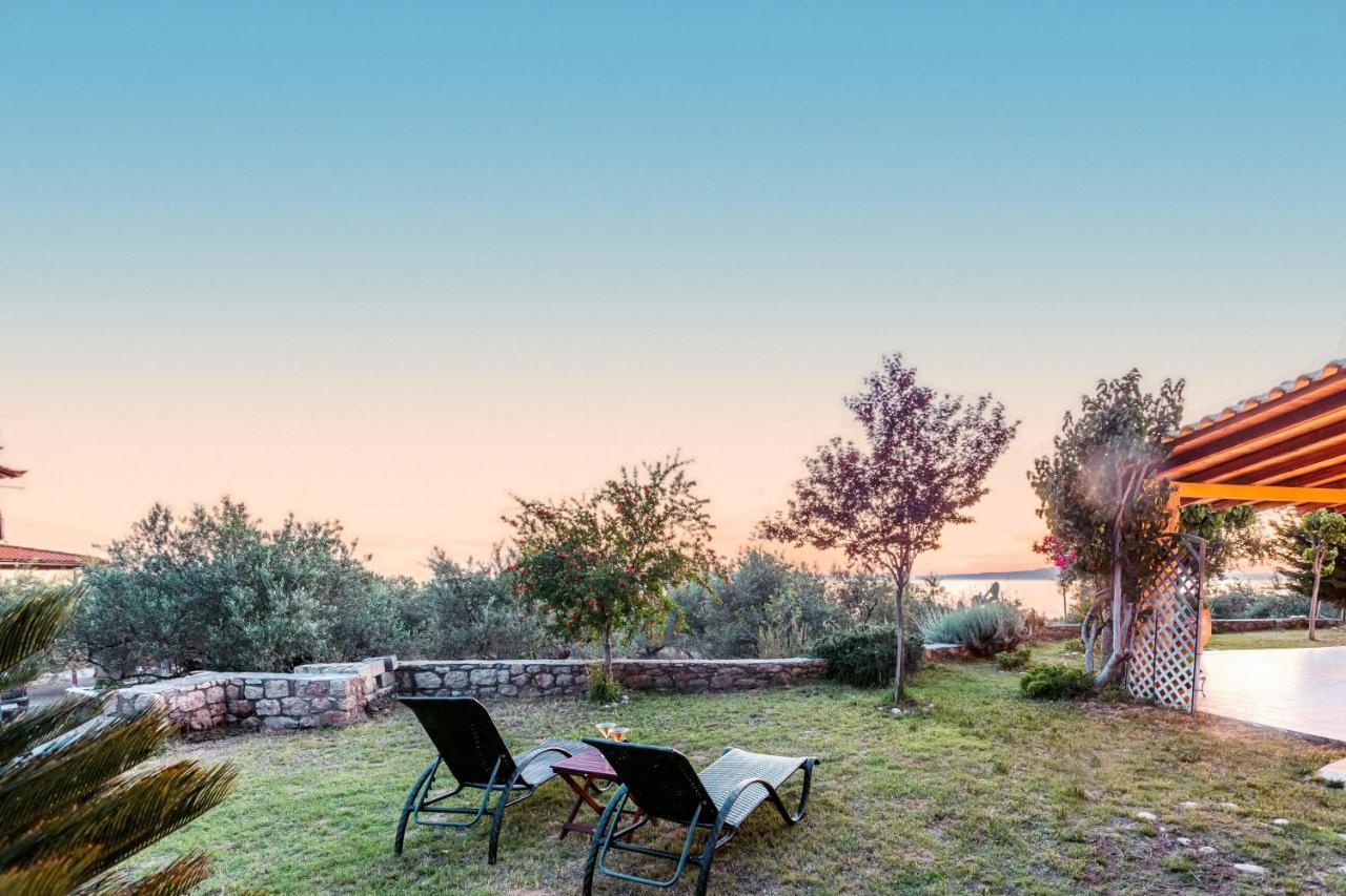 Lavender Garden Retreat - Secluded Seaside Getaway Apartment Kotronion  Екстериор снимка